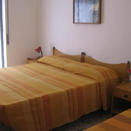 Elizabeth - Soverato סוברטו מרינה