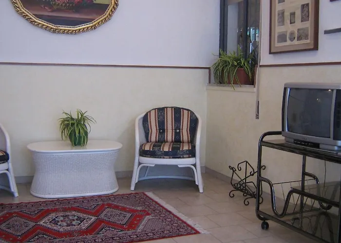 Elizabeth - Soverato מלון