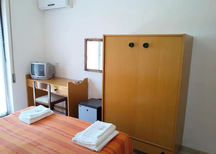 Elizabeth - Soverato מלון סוברטו מרינה