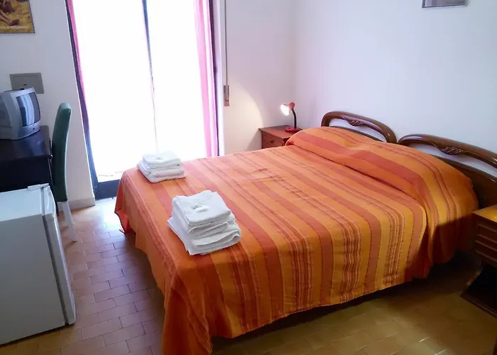 Elizabeth - Soverato מלון